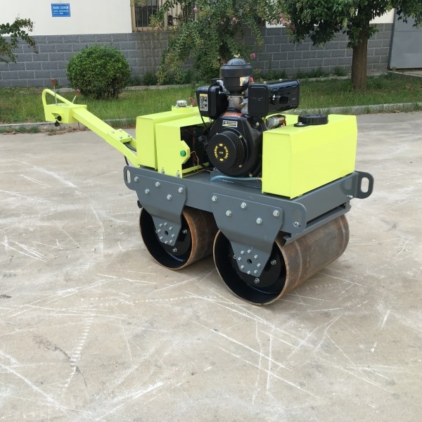 在選擇手扶小型壓路機時應(yīng)充分了解以下4要點在進行購買