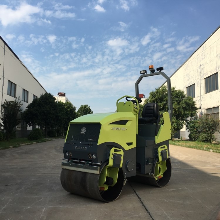 2噸液壓壓路機的緩沖特性增速系統