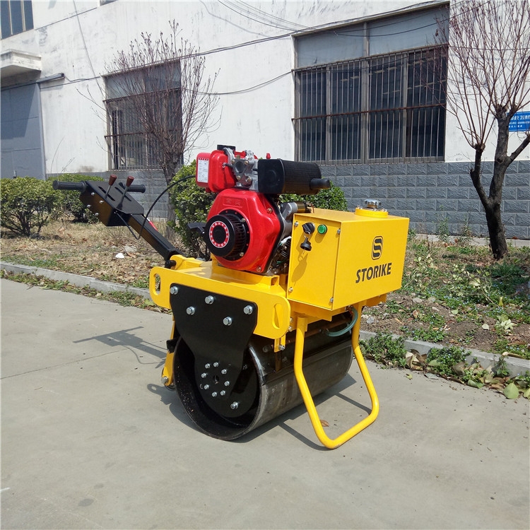 單鋼輪小型壓路機(jī)雨天是如何進(jìn)行施工作業(yè)的？