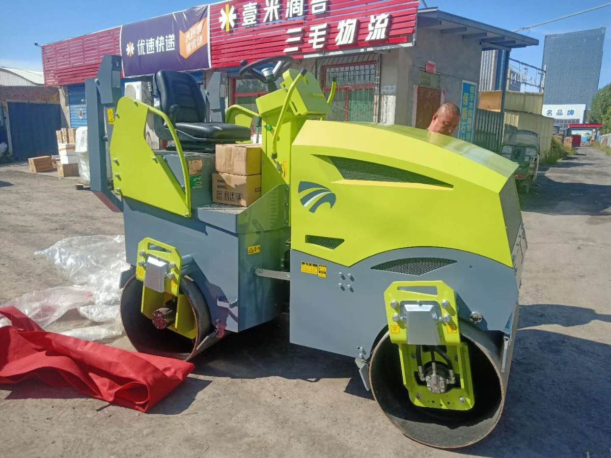 春季施工，小型壓路機碾壓路面如何做到有序效率高？